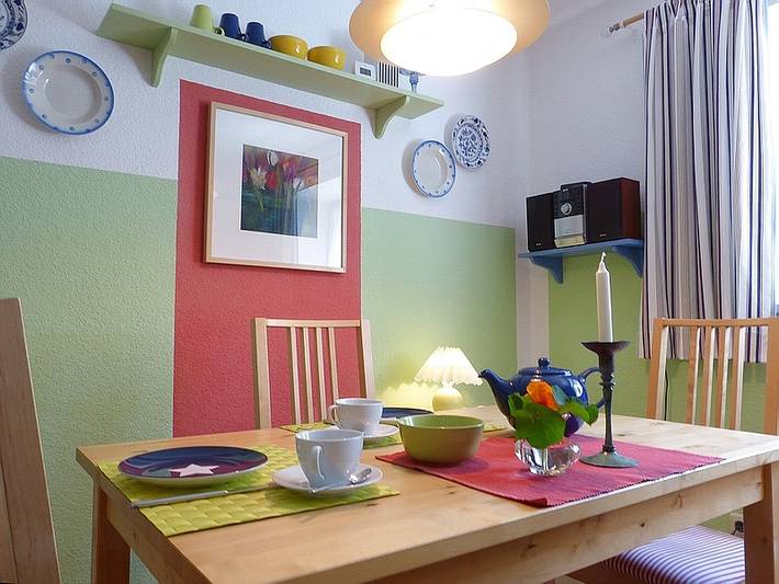 Ganze Ferienwohnung, Ferienwohnung Weiß-Blau - Ferienwohnung mit Bauerngarten und sep. Schlafzimmer, 50qm in Prien, Prien am Chiemsee