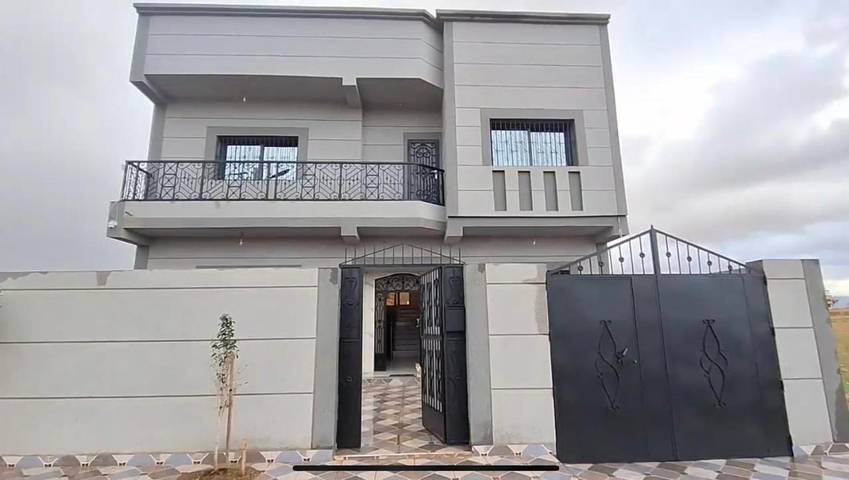 Location de vacances pour 6 personnes, avec balcon à Ras El Ma