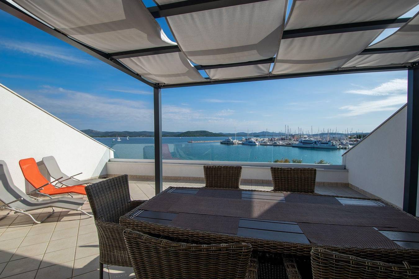 Ganze Ferienwohnung, Fewo "Penthouse" mit Meerblick in Betina, Murter