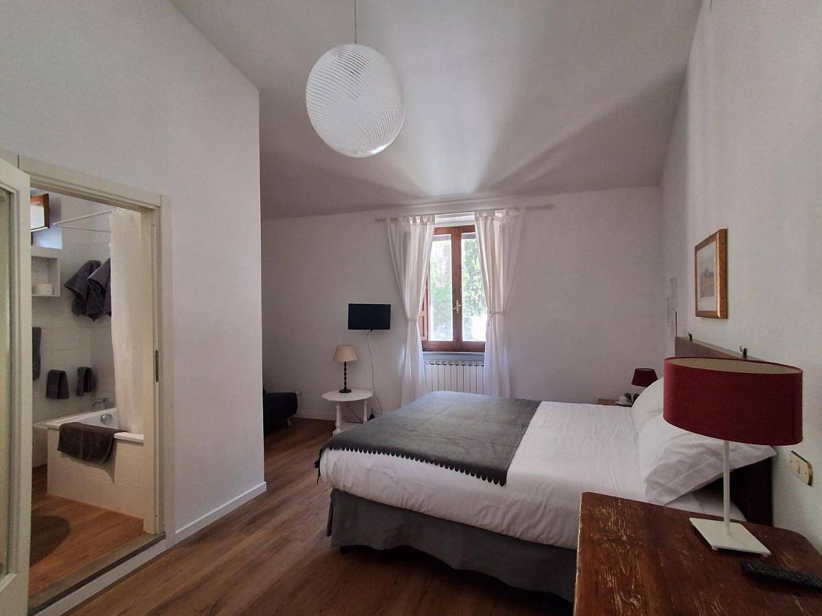 Double Room in Gubbio, Umbria