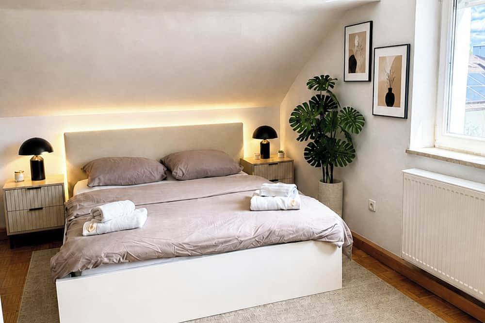 Ganze Wohnung, Dg \"L\" Helle 40m² City Wohnung 15 min. von Salzburg in Freilassing, Rupertiwinkel