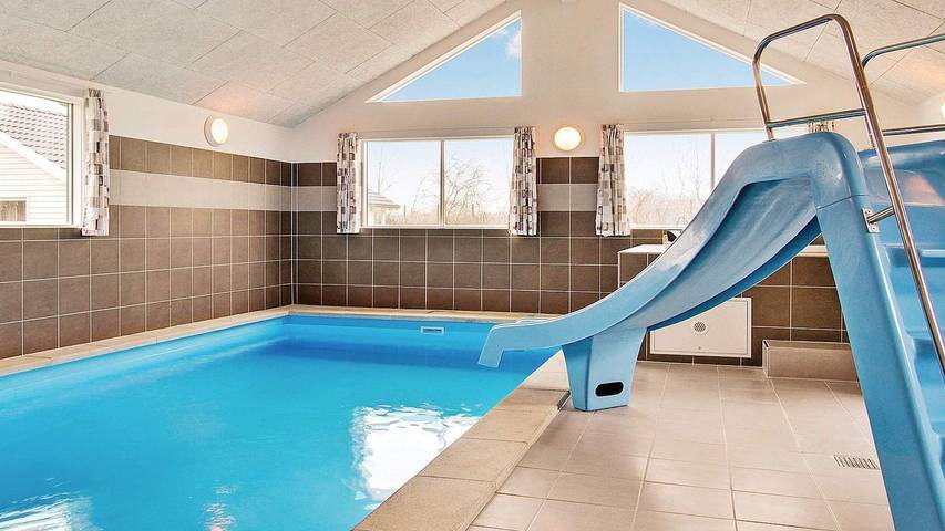 Ferienhaus für 25 Personen, mit Whirlpool und Pool sowie Sauna und Terrasse in Olpenitz - 3