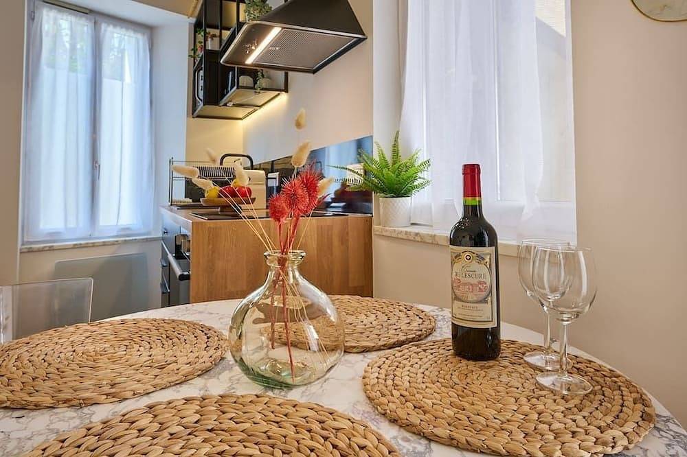 Apartamento entero, ★★★★★ Beautiful Duplex Design with private terrace -  Ideally located in Veneux-les-Sablons, Sena y Marne