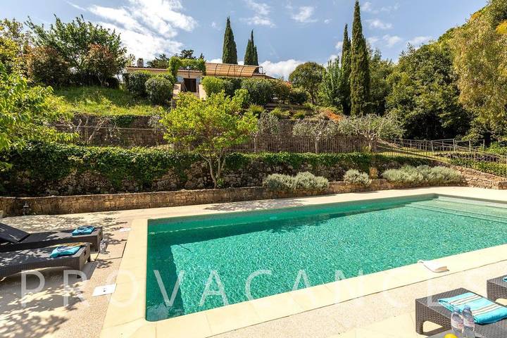 Location de vacances pour 6 personnes, avec jardin et piscine à Seillans - 3