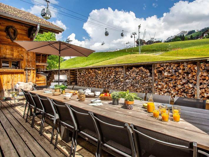 Chalet pour 15 personnes, avec jardin ainsi que terrasse et jacuzzi à La Clusaz