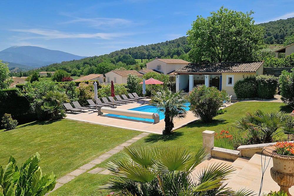 Villa 5* comfort - splendid view Mt Ventoux - peace and nature 2 km from centre in Vaison-la-Romaine, Parc naturel régional du Mont-Ventoux
