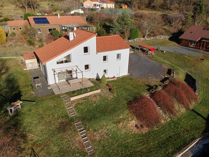 Chambre d’hôte pour 3 personnes, avec Jardin à Brives-Charensac