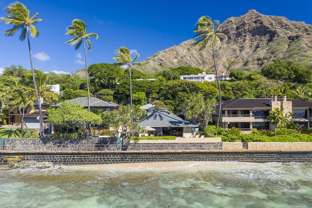 Hale Makai at Diamond Head: Stunning Oceanfront Estate w/Private Pool & Ac in Honolulu, Diamond Head