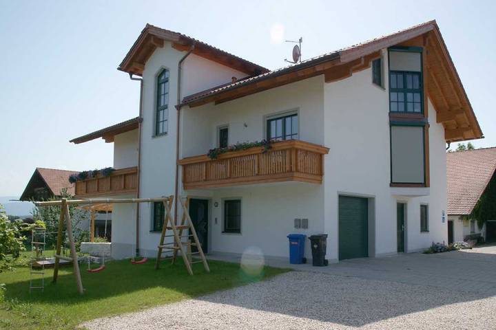 Ferienhaus für 4 Personen, mit Balkon und Terrasse in Freilassing