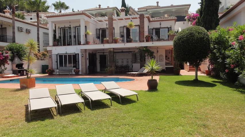 Chalet para 10 personas, con jardín y piscina en Andalucía - 2