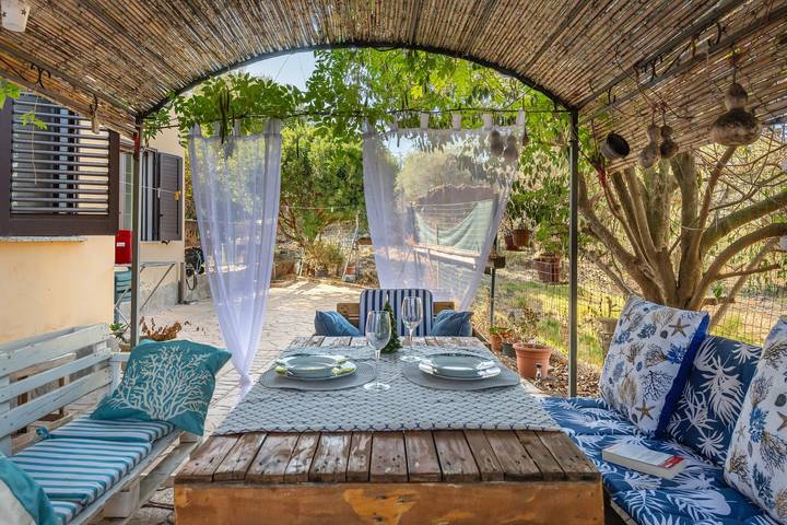 Holiday Home 'Casa Francesca' with Mountain View, Wi-Fi and Air Conditioning in Villa San Pietro, Cagliari Province