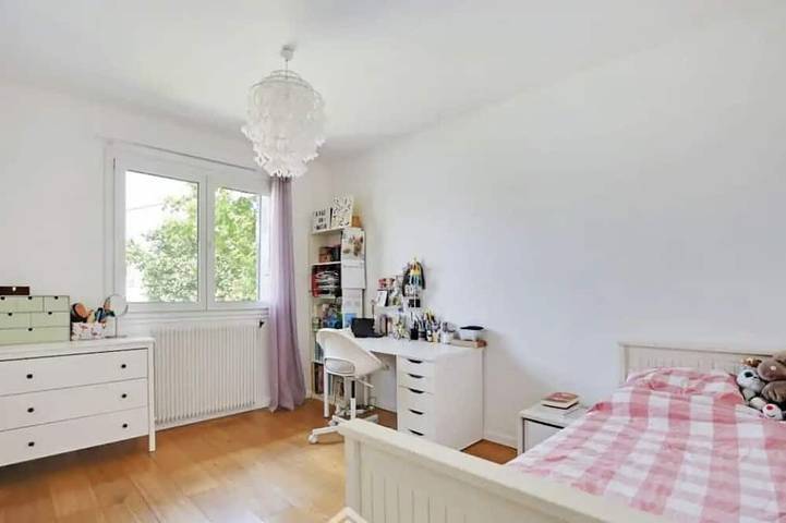 Maison Avec Jardin + Parking à 10 Minutes à Pied du Métro Mairie de Montreuil in Montreuil, Seine-Saint-Denis