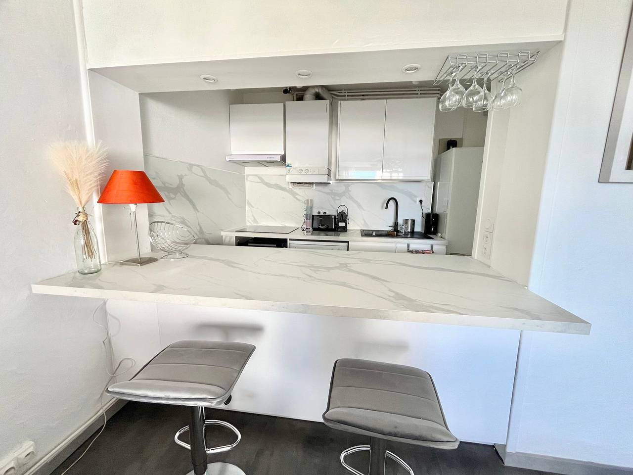 Appartement entier, Appartement lumineux plage pour 4 pers avec piscine et parking in Le Grau-du-Roi, Côte d'Améthyste