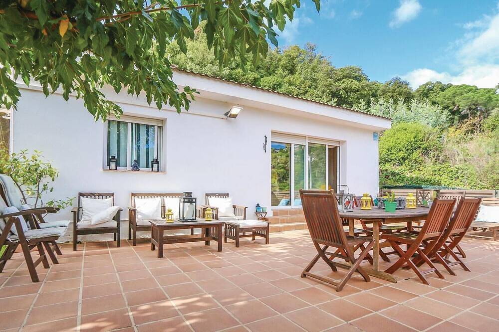 Nice hombre en St. Cebrià de Vallalta in San Cipriano de Vallalta, Costa del Maresme