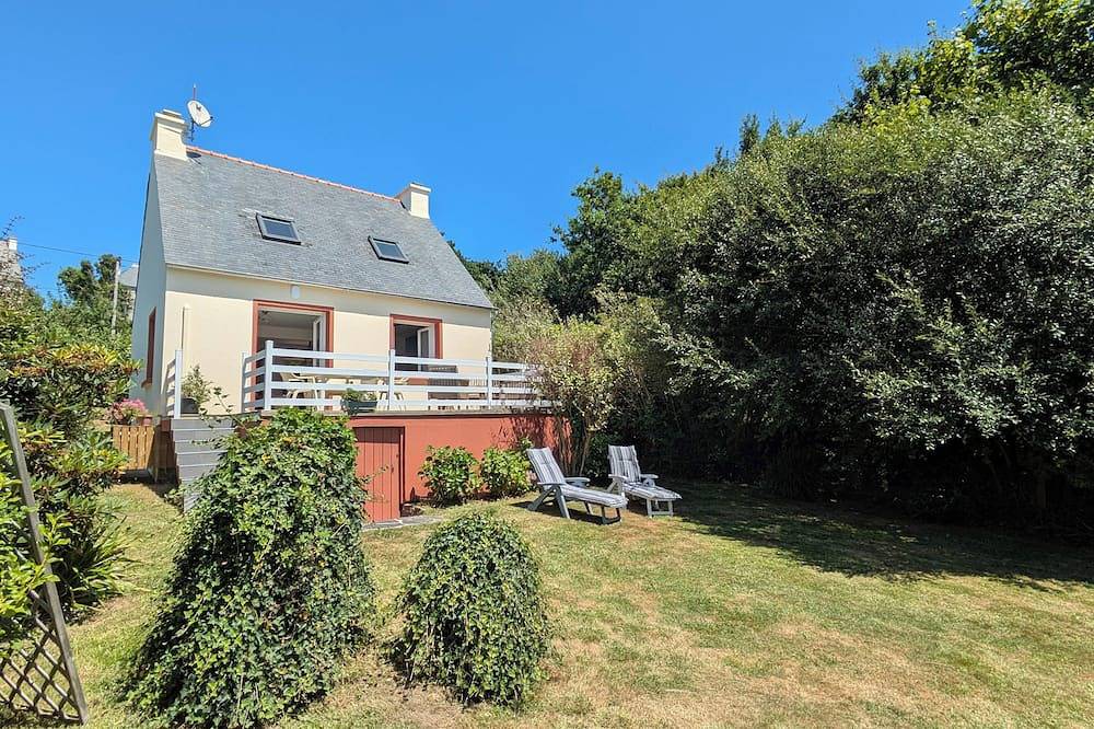 Quiet house, large south-facing garden in Crozon, Châteaulin und Umgebung