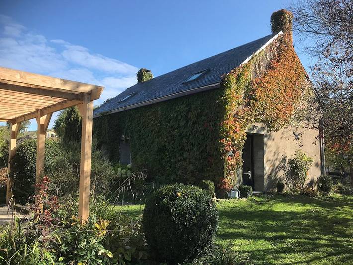 Gîte pour 6 personnes, avec terrasse ainsi que jardin et jacuzzi