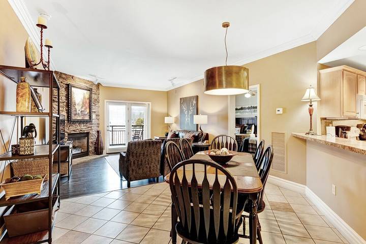 Vacation apartment for 6 people, with hot tub and pool as well as balcony in Gatlinburg