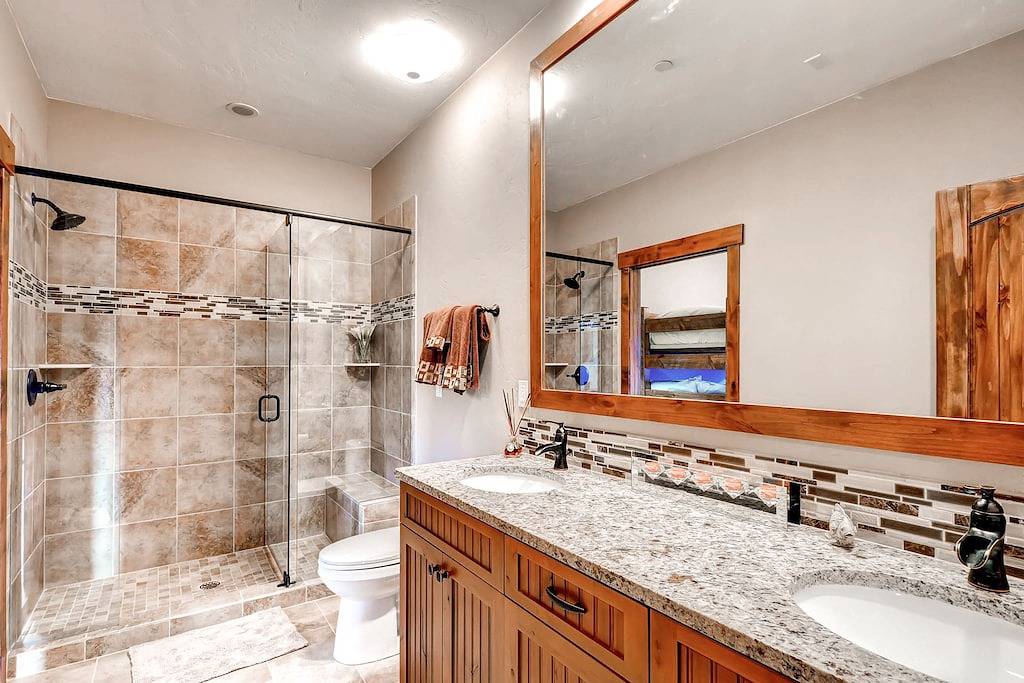 Ganze Wohnung, Gorgeous Condo w/Private Hot Tub & Mountain Views from 3 Private Patios in Frisco, Arapaho and Roosevelt National Forests