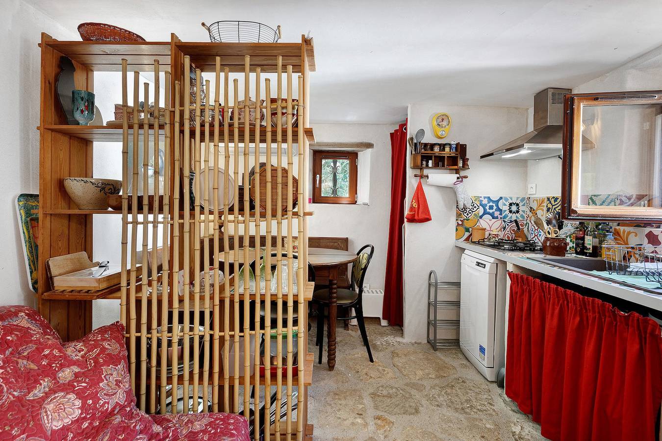 Apartamento entero, Apartamento «Les Châtaigniers Gîtes du Mas Haut» con vistas a la montaña, Wi-Fi y aire acondicionado in Saint-Jean-du-Gard, Cevenas