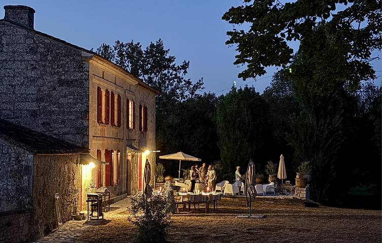Casa de vacaciones para 14 personas, con jardín además de piscina y terraza - 1