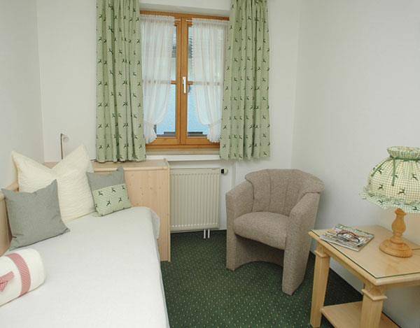 Ganze Ferienwohnung, Ferienwohnung/2 Schlafräume/Bad, Wc in Mittenwald, Bayerische Alpen