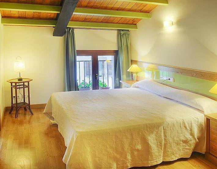 Casa rural 'Apartamento Ll' con vistas a la montaña, balcón y Wi-Fi in Ulzama, Pirineos