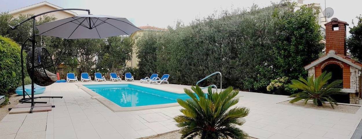 Villa pour 16 personnes, avec jardin ainsi que vue et piscine à Sevid - 2