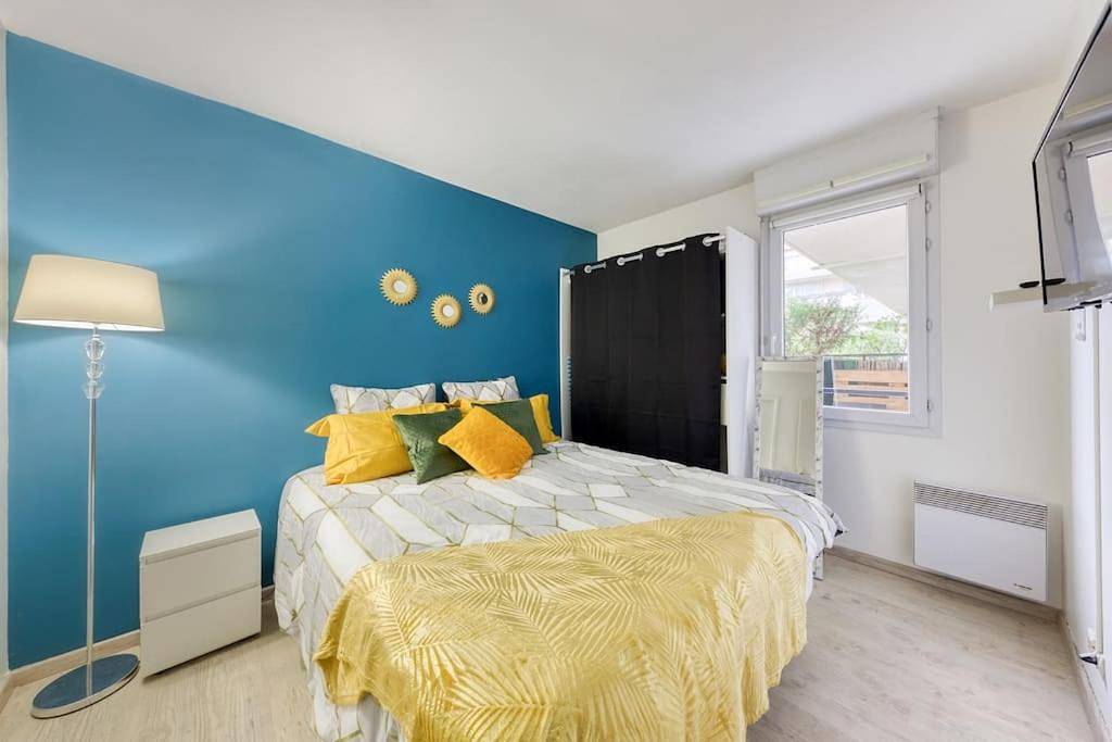 Appartement entier, One-Bedroom Apartment in Noisy-le-Grand, Seine-Saint-Denis