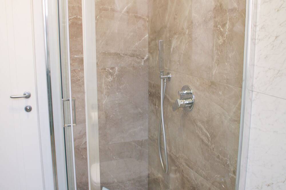 Charming villa with Ac in Legnano in Legnano, Provincia de Milan