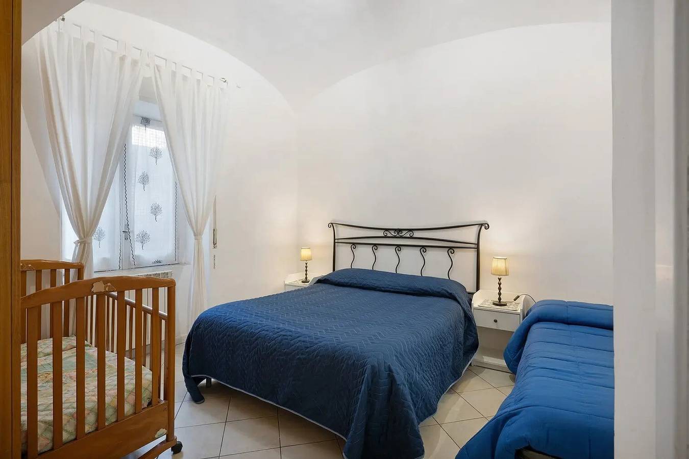 Apartamento entero, Apartamento 'Penisola 2' con terraza compartida, Wi-Fi y aire acondicionado in Vico Equense, Provincia de Nápoles