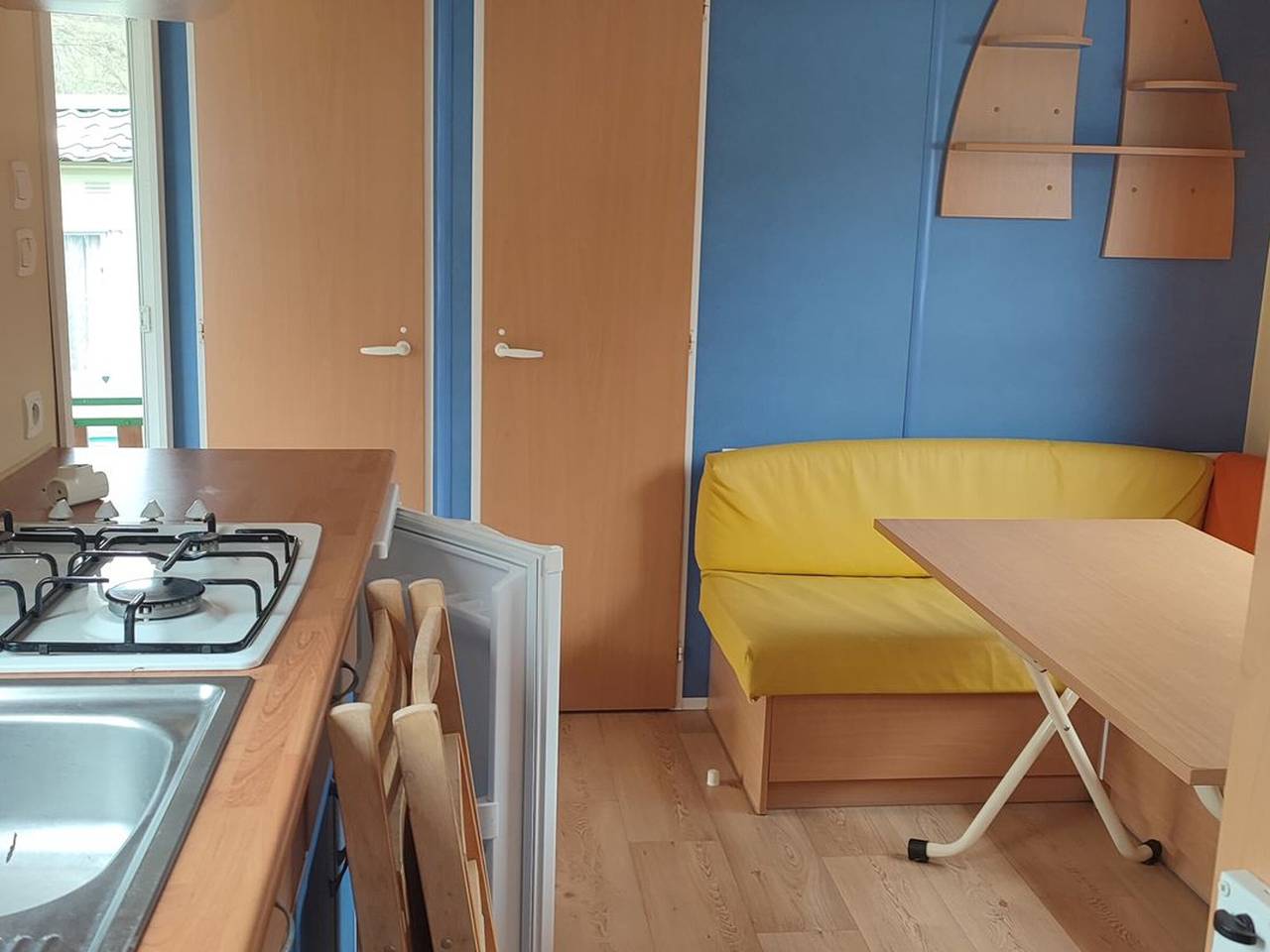 Móvil-home cómodo, acceso minusválidos - 4 pers. in La Tour-d'Auvergne, Parque Natural Regional Volcans d'Auvergne