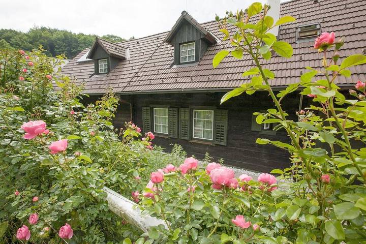 Hütte für 4 Personen, mit Balkon und Terrasse sowie Garten und Ausblick in Wienerwald