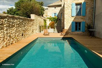 Gîte pour 4 personnes, avec piscine à Saint-André-de-Roquepertuis