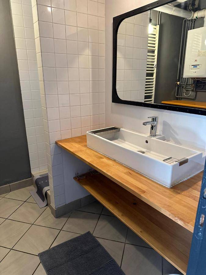 Maison 6 ch avec jacuzzi hyper centre Terrasse in Bourgoin-Jallieu, Région de La Tour-du-Pin