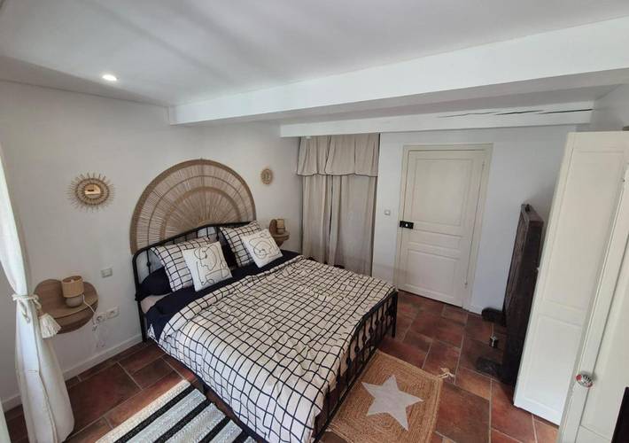 Location de vacances pour 2 personnes, avec vue et terrasse ainsi que jardin et piscine à Cambayrac - 2