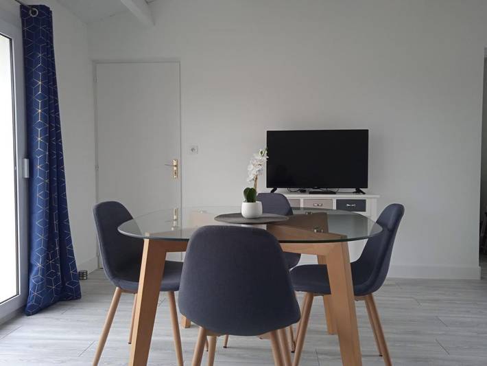 Location de vacances pour 2 personnes, avec piscine ainsi que jardin et vue à Saint-Michel-en-l'Herm - 3