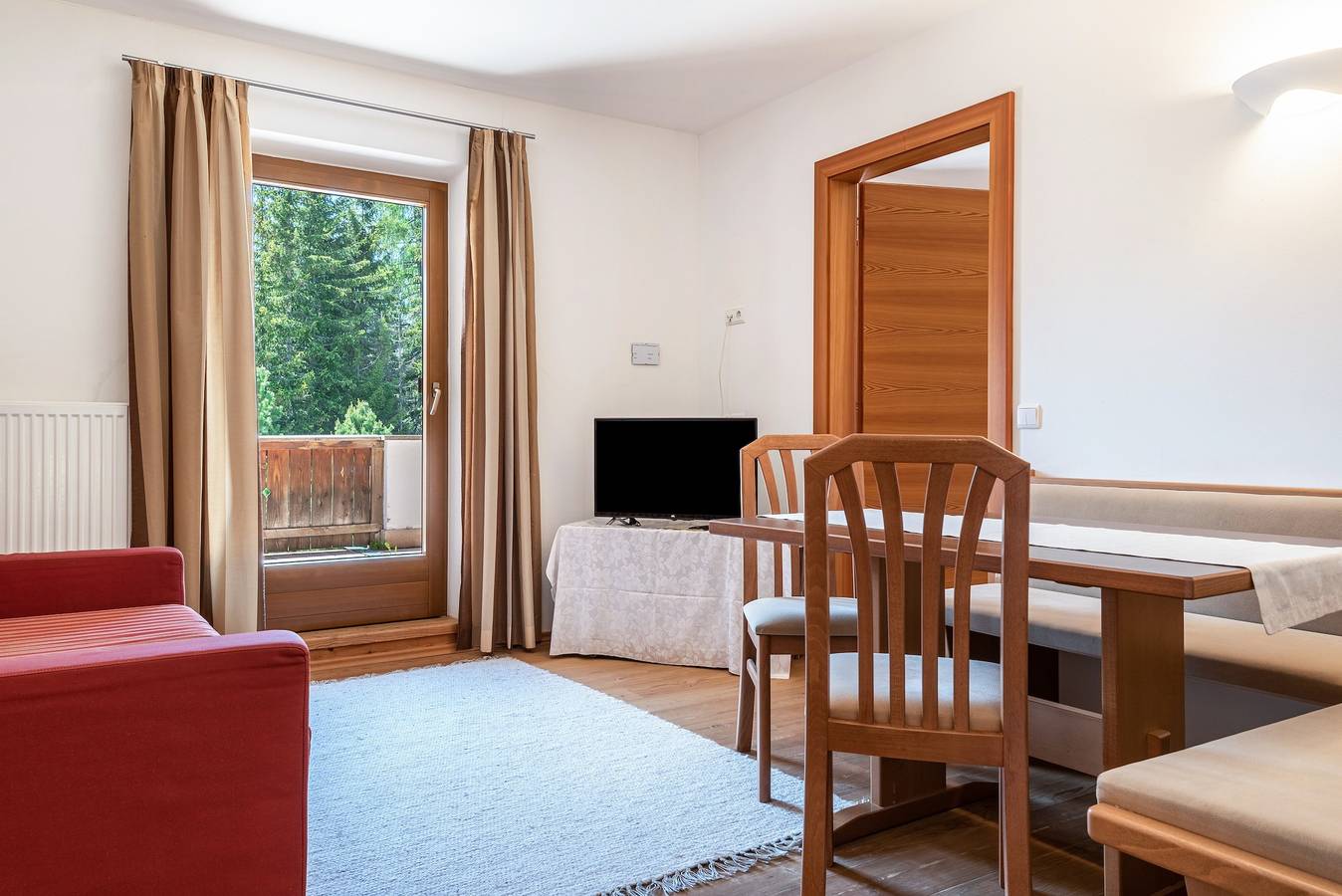 Ganze Wohnung, Ferienwohnung "Ferienparadies Sabina Joch" im Naturpark direkt an der Seiser Alm in Compatsch, Kastelruth