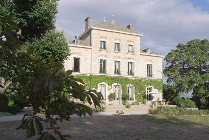 Location de vacances pour 2 personnes, avec Terrasse ainsi que Jardin et Vue à Guéreins
