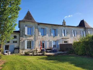 Cottage pour 2 personnes, avec jacuzzi ainsi que piscine et jardin à Gémozac