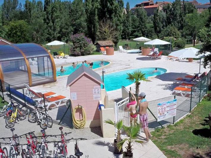 Gîte pour 2 personnes, avec bassin pour enfant à Montlaur (Midi-Pyrénées)