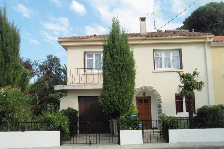 Location de vacances pour 9 personnes, avec jardin et balcon à Saint-Génis-des-Fontaines