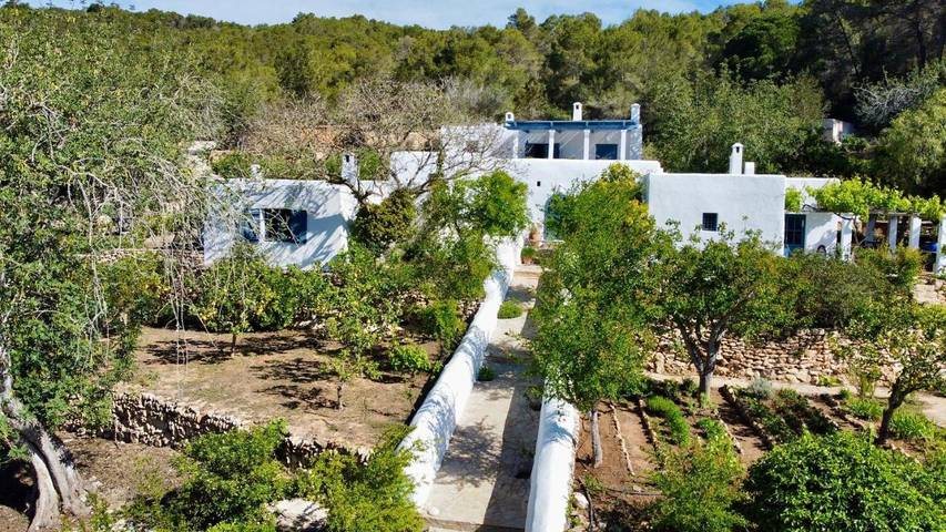 Ferienhaus für 8 Personen, mit Terrasse und Garten sowie Pool und Ausblick in St Llorenc de Balafia - 3