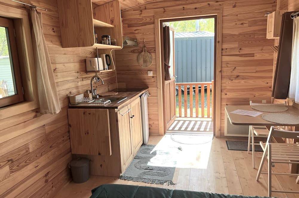 Flor La Roulotte du Médoc: a nature getaway by the sea! in Naujac-sur-Mer, Lesparre-Médoc region