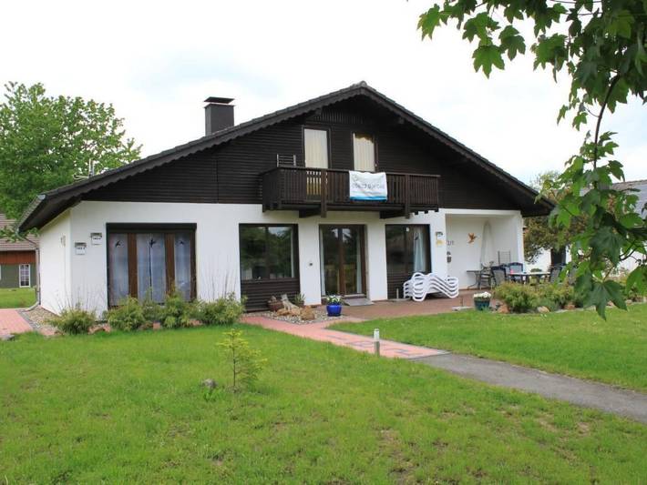 Bungalow für 10 Personen, mit Balkon und Terrasse sowie Garten und Sauna