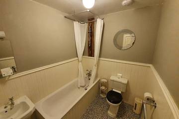 Bed And Breakfast for 4 People in West Lothian, Scotland, Photo 3
