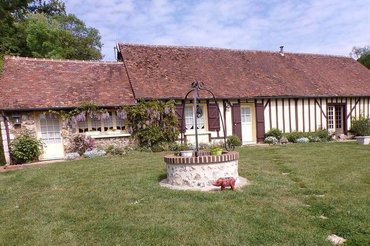 Location de vacances pour 2 personnes, avec Terrasse ainsi que Jardin et Piscine à Unverre
