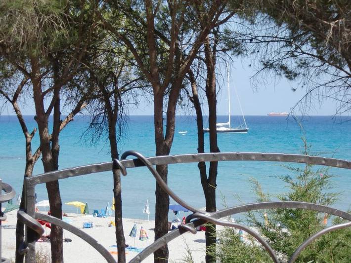 Location de vacances pour 8 personnes, avec terrasse et jardin, animaux acceptés à Cala Liberotto - 3