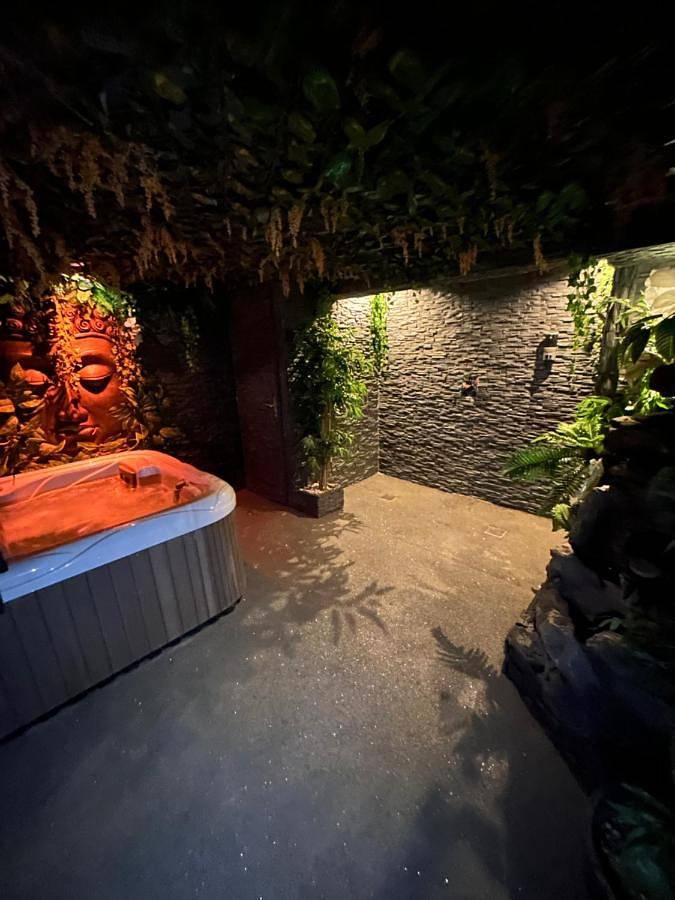 Hôtel pour 2 personnes, avec sauna et jacuzzi à Lens - 4