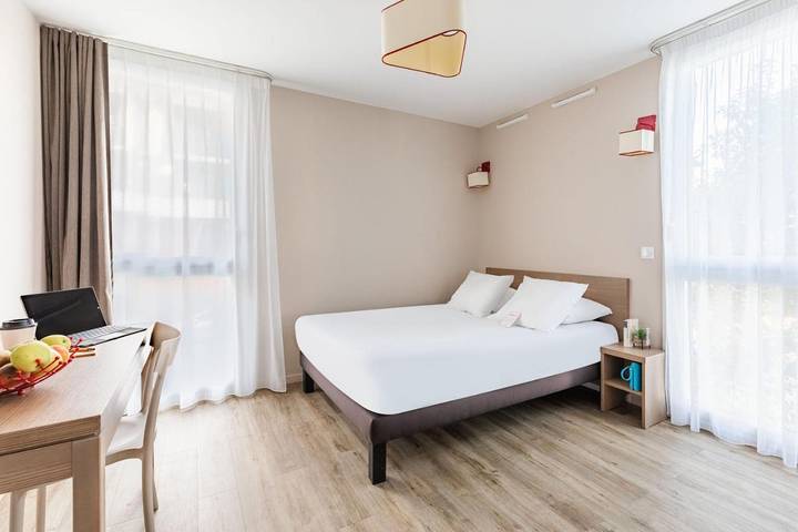 Appart’hôtel pour 2 personnes, avec Vue à Saint-Nazaire