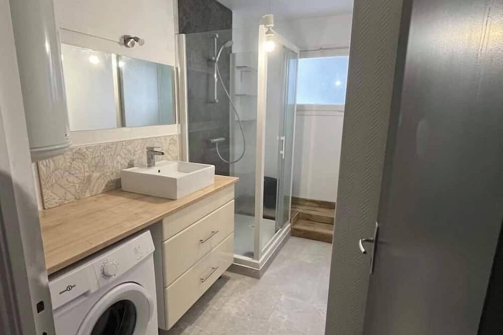 Apartamento entero, La chamalieroise - sleeps 4 - wifi in Chamalières, Parque Natural Regional Volcans d'Auvergne